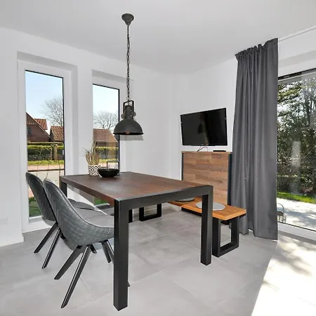 Doppelhaushaelfte Holiday home Bohl